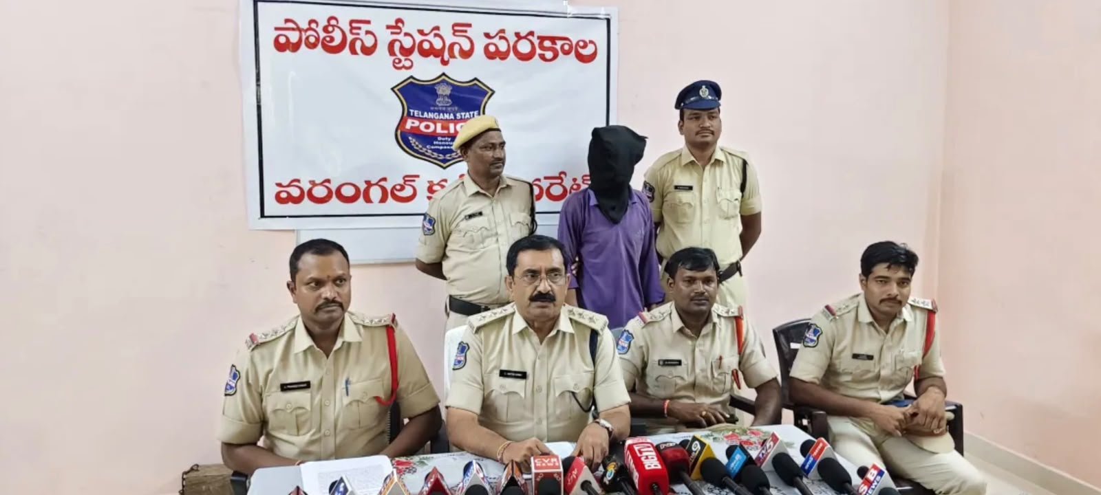 పరకాలలో మహిళ హత్య కేసు ఛేదింపు
